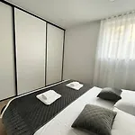 Apartament Blue With Shared Pool Split