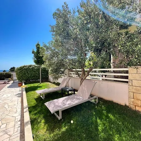 Apartman Blue With Shared Pool