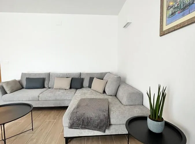 Blue With Shared Pool 아파트 *