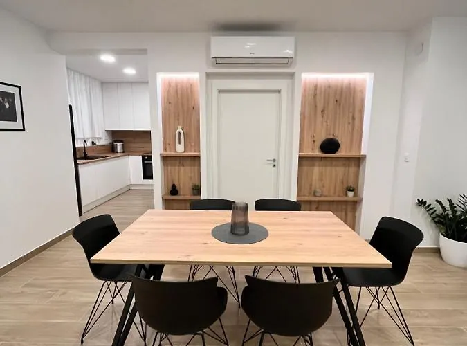 Blue With Shared Pool *